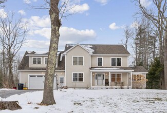 334 Middle Rd, Falmouth, ME 04105