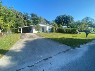1105 Apple St, Fort Pierce, FL 34950