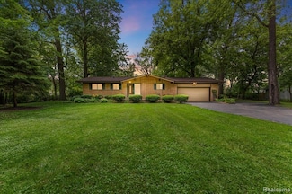 8848 Caroline St, Taylor, MI 48180