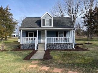 14 Stiles Cir, Staunton, VA 24401