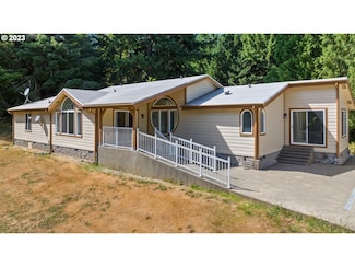 95244 Upper Sun Ln, Coos Bay, OR 97420