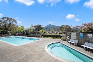 727 Via Casitas, Greenbrae, CA 94904