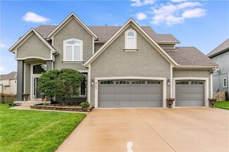 473 NE Lakes Edge Dr, Lees Summit, MO 64064