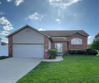 9760 Madison St, Crown Point, IN 46307