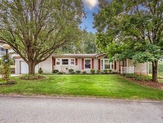 201 Meadow Ln, Murrysville, PA 15668
