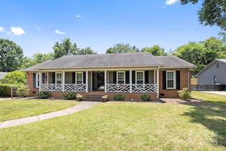 5006 Crooked Oak Ln, Charlotte, NC 28226