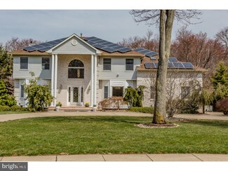 15 Hunters Crossing Rd, Somerset, NJ 08873