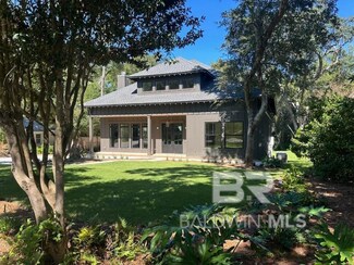 13 Echo Ln, Fairhope, AL 36532