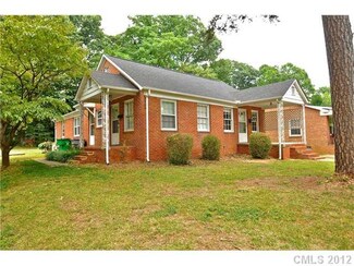 2301 Laburnum Ave, Charlotte, NC 28205