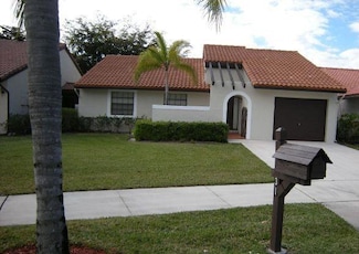 31 Columbia Ct, Deerfield Beach, FL 33442
