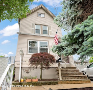164 Cortlandt St, Staten Island, NY 10302