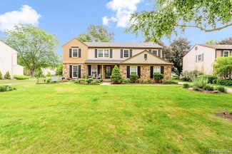 6611 Windmill Ln, West Bloomfield, MI 48324