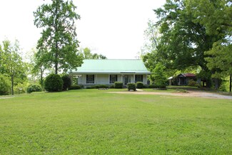 470 Eagle Creek Rd, Jacksons Gap, AL 36861