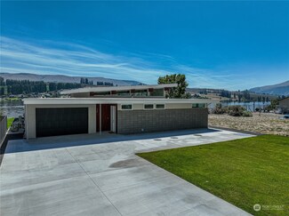 126 Coles View Ln, Chelan, WA 98816