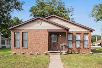 1005 W Main St, Mascoutah, IL 62258