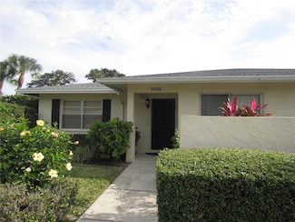 7008 W Country Club Dr N Unit 136, Sarasota, FL 34243