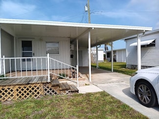 818 Bogie St, Venice, FL 34285