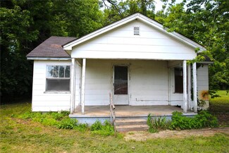 4049 Highway 221, Farmington, MO 63640