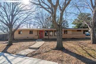3900 Sanguinet St, Fort Worth, TX 76107