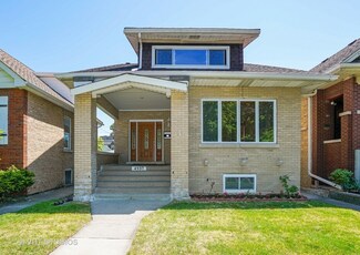 4937 N Kilbourn Ave, Chicago, IL 60630