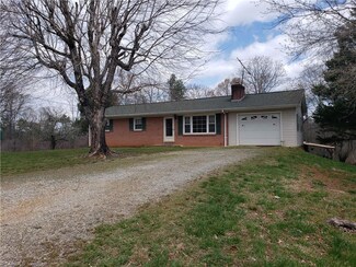 448 Three Oaks Dr, Hays, NC 28635