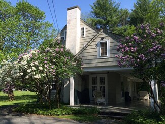8 Smith Rd, Hanover, NH 03755