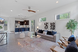 1122 1/2 Gunter St Unit A, Austin, TX 78702