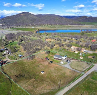 731 Duncan Dr, Yreka, CA 96097