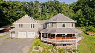 68 Amherst St, Granby, MA 01033