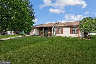 24 Avella Ln, Sicklerville, NJ 08081
