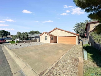 713 Winged Foot Dr, Carlsbad, NM 88220