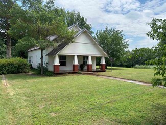 107 N Ash St, Hillsdale, OK 73743