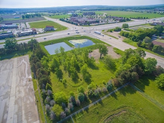 36520 Valley Rd, Oconomowoc, WI 53066