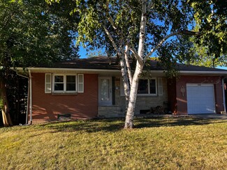1704 21st St, Zion, IL 60099