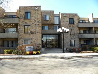 1926 Prairie Square Unit 216, Schaumburg, IL 60173