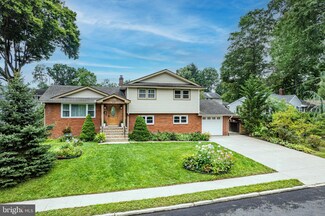 28 Merritt Dr, Lawrence Township, NJ 08648