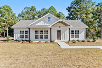 137 Southern Hills Dr, Lucedale, MS 39452