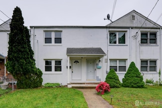 19 Roosevelt Ct, Metuchen, NJ 08840