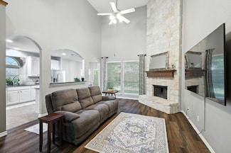 11933 Summerwind Dr, Fort Worth, TX 76244