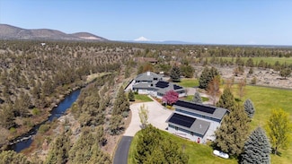3533 SW 63rd St, Redmond, OR 97756