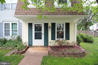 27 Bickel Ct, Sterling, VA 20165