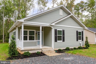 458 Lakeview Dr, Colonial Beach, VA 22443