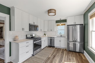 563 Eustis St, Saint Paul, MN 55104