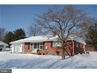 3431 North St, Morgantown, PA 19543