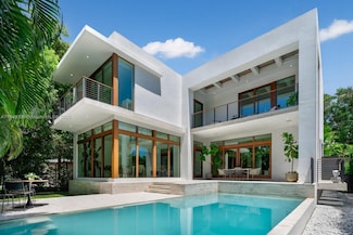 110 Venetian Way, Miami Beach, FL 33139