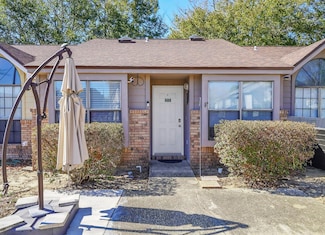 8 NW Viking Dr Unit B, Mary Esther, FL 32569
