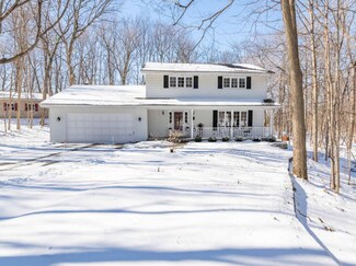 42 W Timberlake Trail, Oswego, IL 60543