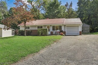 489 Valley View Dr, Painesville, OH 44077