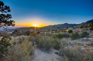 9 La Luz Trail NE, Albuquerque, NM 87122