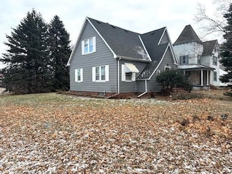103 3rd St SE, Renville, MN 56284